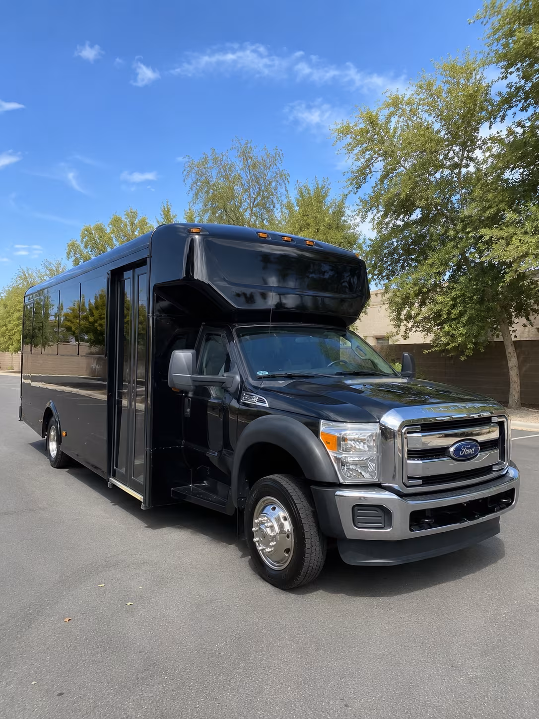 Highlands Ranch Winery Tour & Pub Crawl Transportation